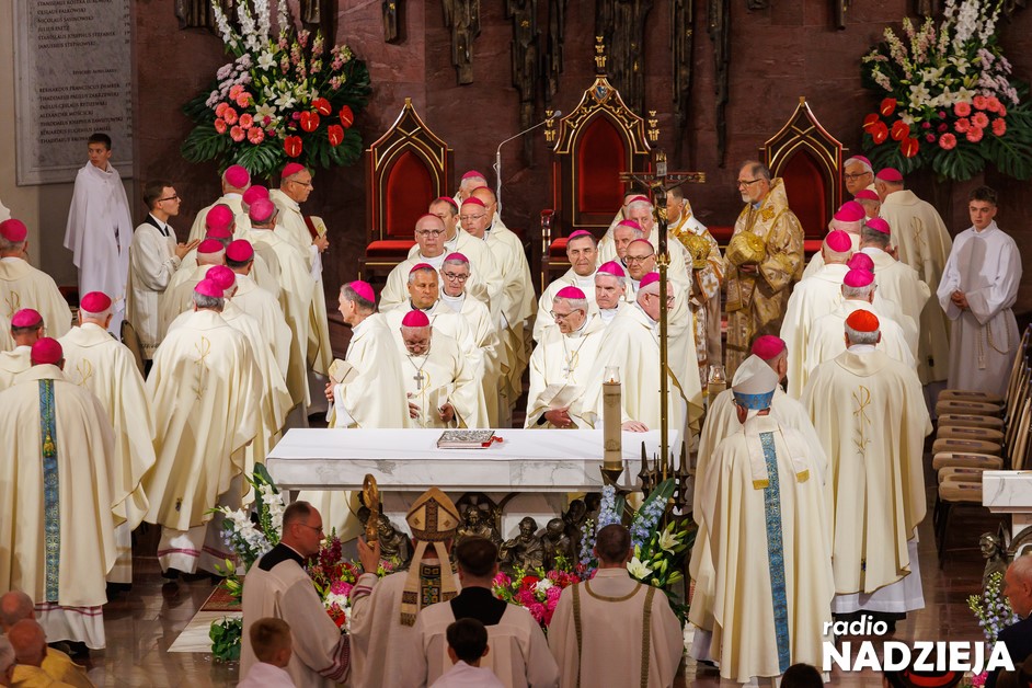 Jubileuszowa Msza dziękczynna za stulecie Diecezji Łomżyńskiej